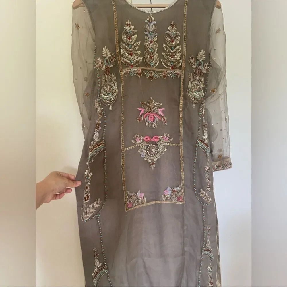 Luxurious Embroidered Brown and Gold 3 piece suit - Picture 13 of 16